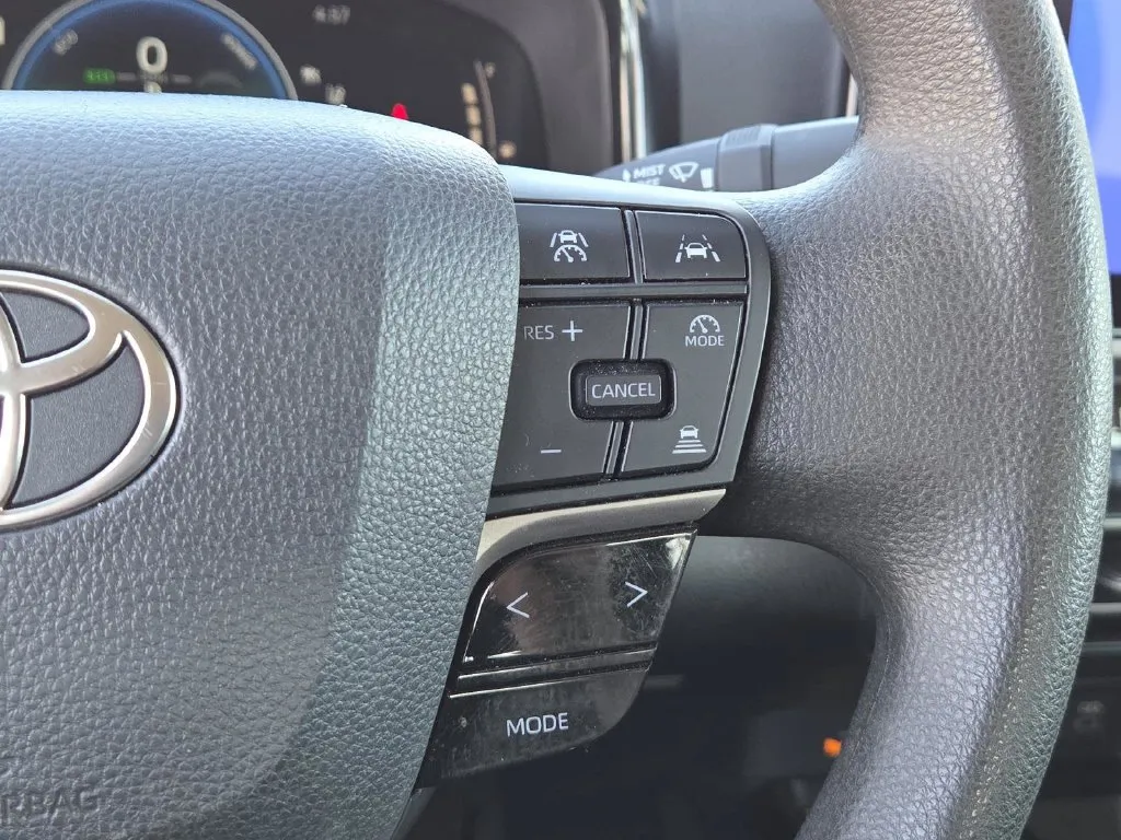 Toyota Camry photo 7