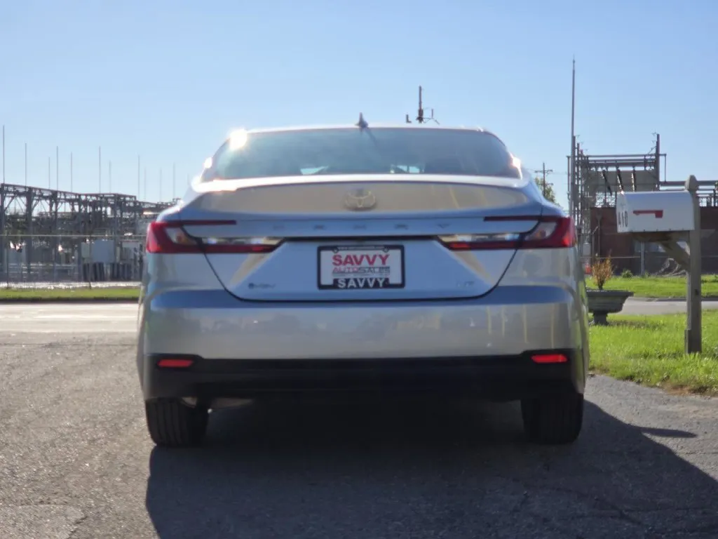 Toyota Camry photo 13