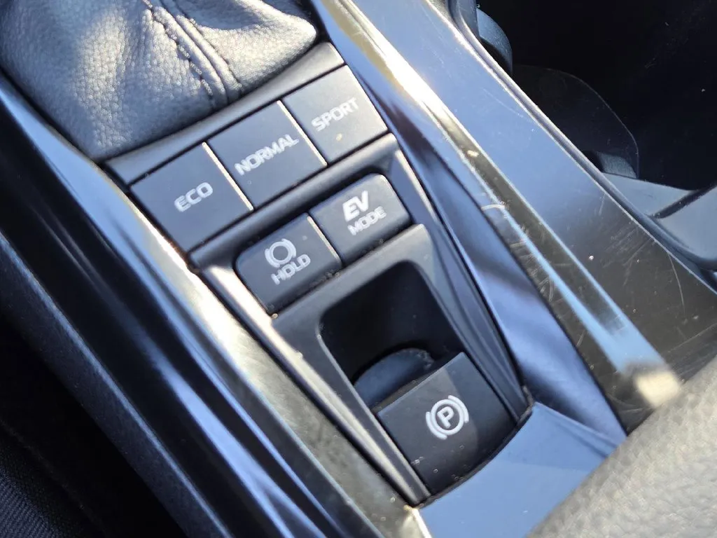 Toyota Camry photo 6