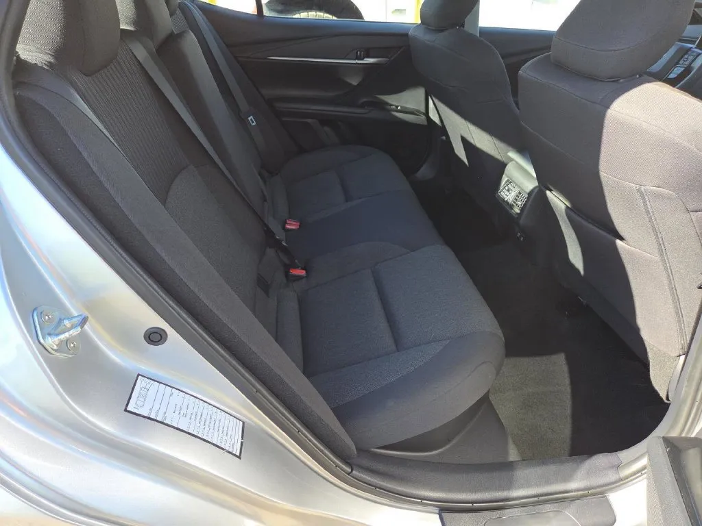 Toyota Camry photo 17