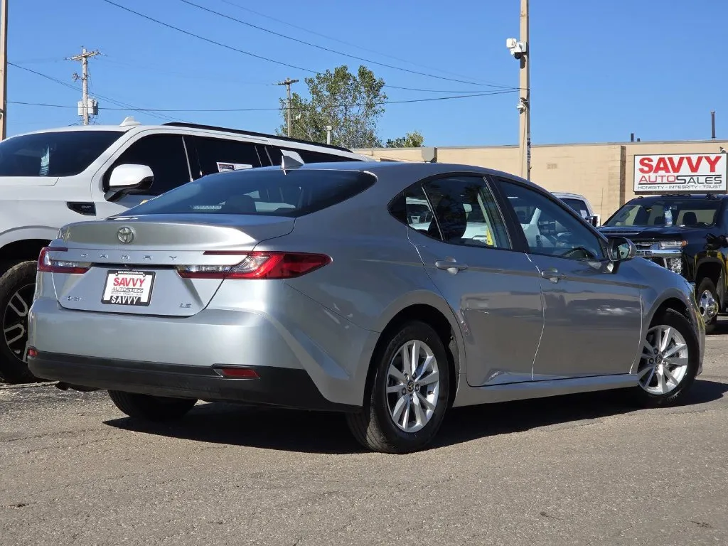 Toyota Camry photo 14