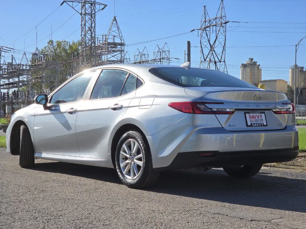 Toyota Camry photo 12