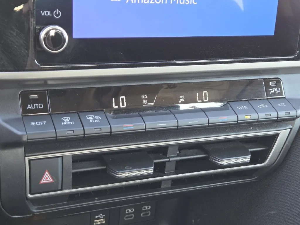 Toyota Camry photo 27
