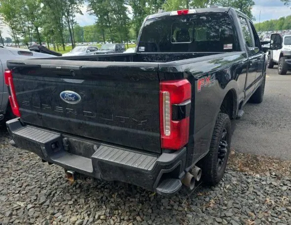 Ford F-250SD photo 3