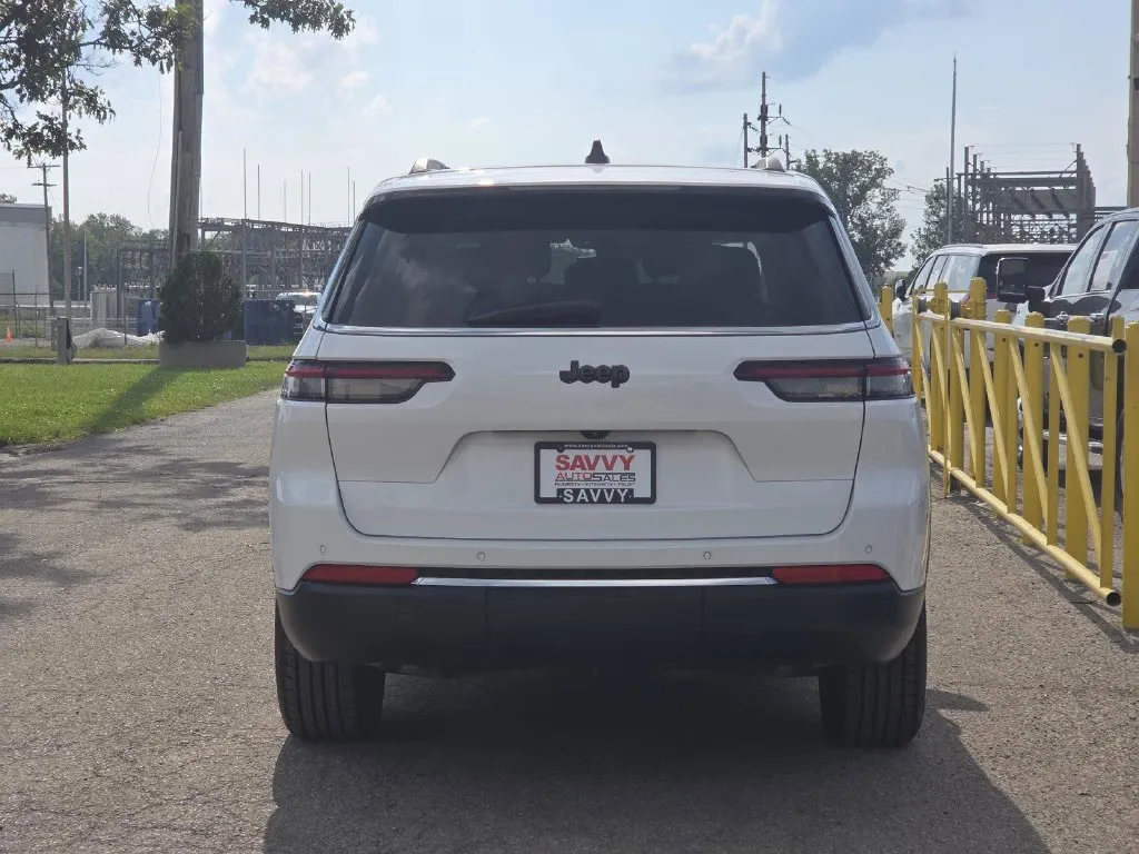 Jeep Grand Cherokee L photo 13