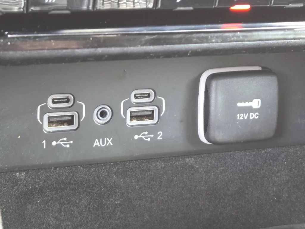 Jeep Grand Cherokee L photo 8