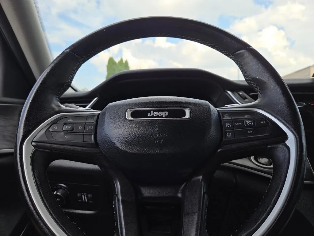 Jeep Grand Cherokee L photo 24