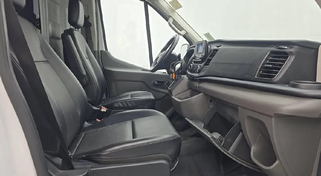 Ford Transit-250 photo 2