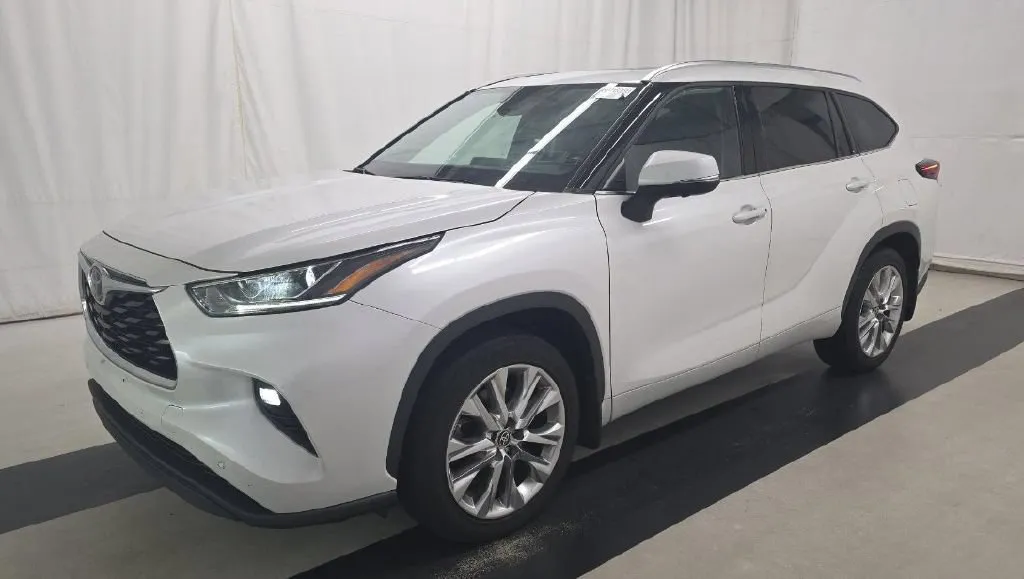 Unknown 2024 Toyota Highlander Limited for sale in Columbus, OH