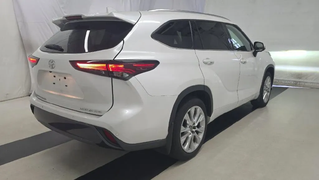 Toyota Highlander photo 3