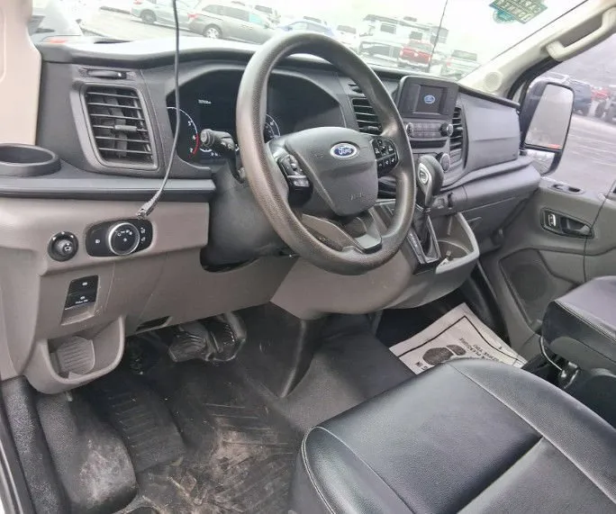 Ford Transit-250 photo 2