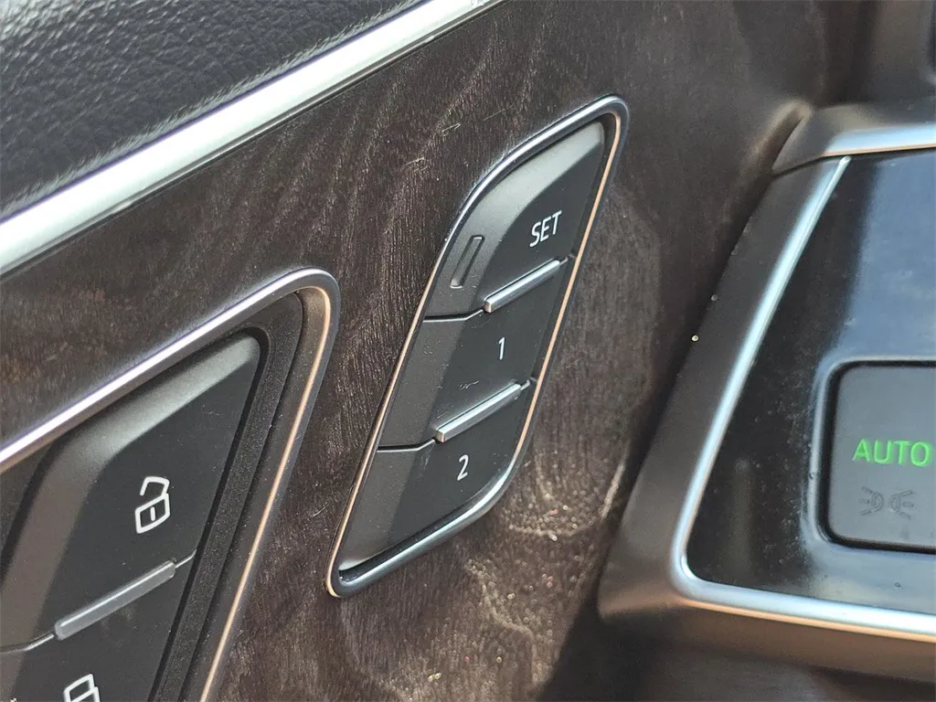 2022 Audi Q7 45 Premium Plus photo 5