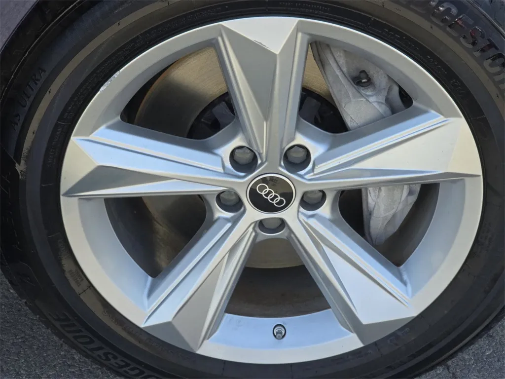 2022 Audi Q7 45 Premium Plus photo 25