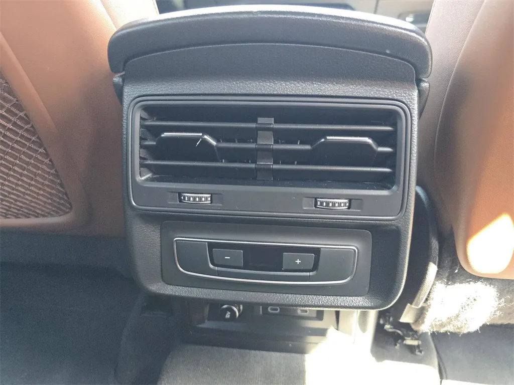 2022 Audi Q7 45 Premium Plus photo 29