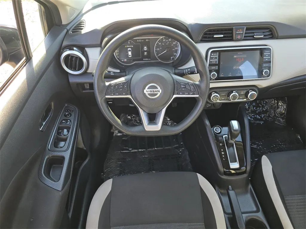 2021 Nissan Versa 1.6 SV photo 6