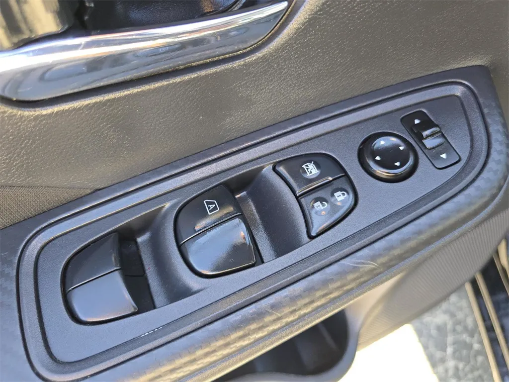 2021 Nissan Versa 1.6 SV photo 17