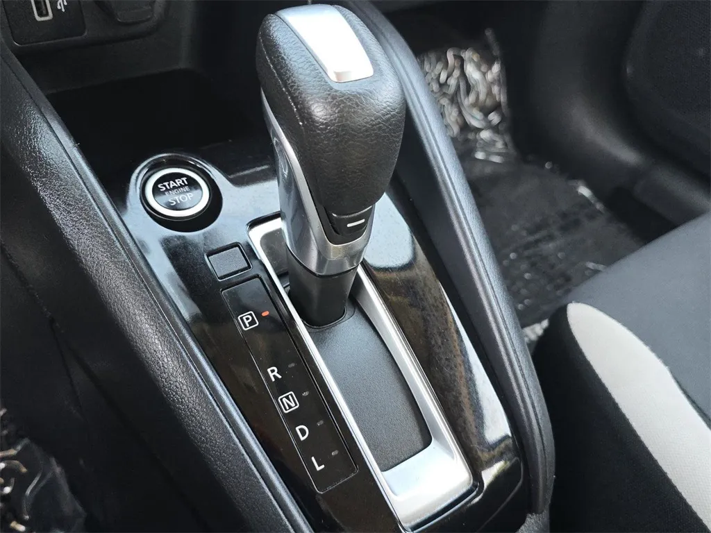 2021 Nissan Versa 1.6 SV photo 8