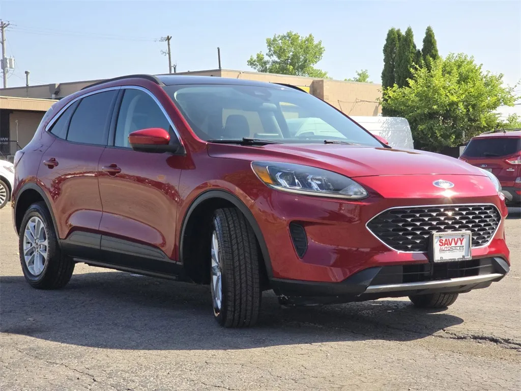 2021 Ford Escape SE Hybrid photo 2