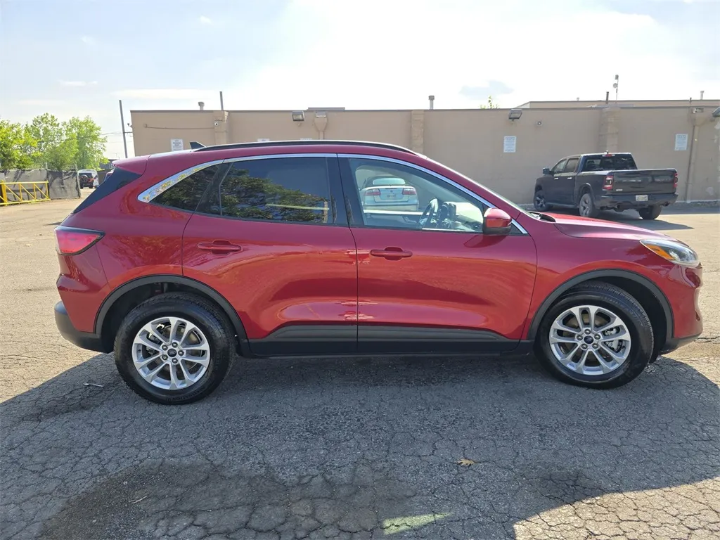2021 Ford Escape SE Hybrid photo 12