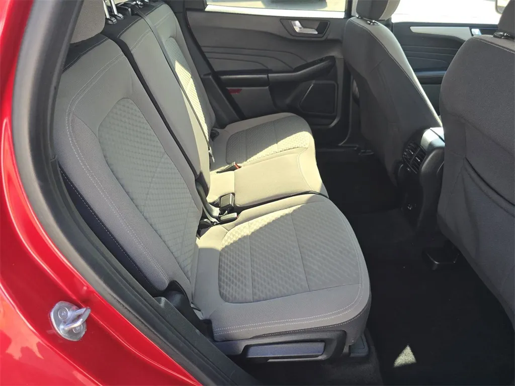 2021 Ford Escape SE Hybrid photo 5
