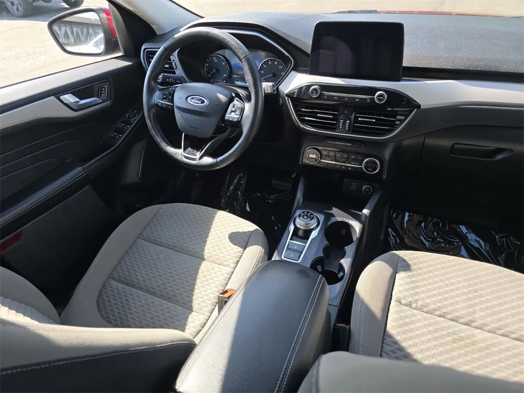2021 Ford Escape SE Hybrid photo 6