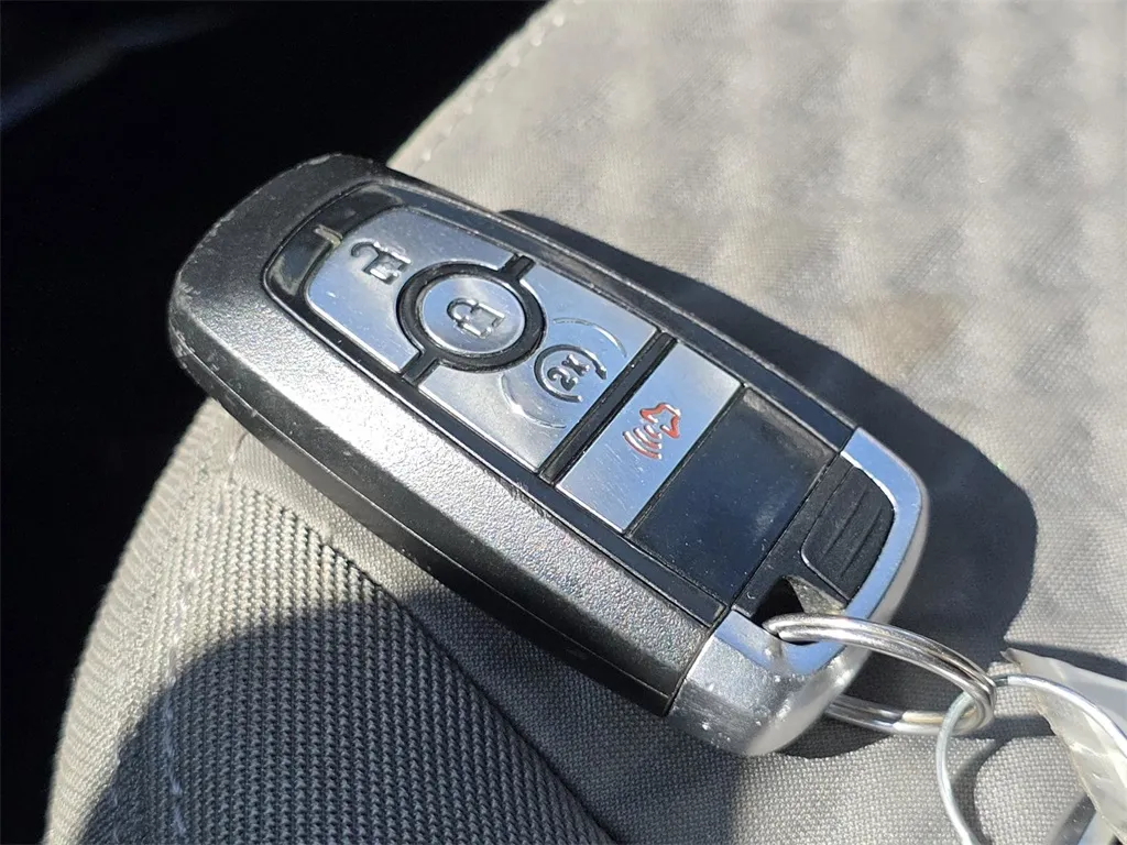 2021 Ford Escape SE Hybrid photo 26