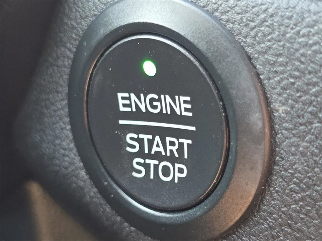 2021 Ford Escape SE Hybrid photo 9