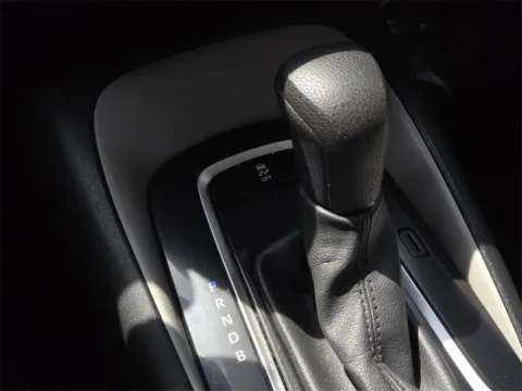 More photos of 2020 Toyota Corolla LE at SAVVY AUTO SALES LLC, OH