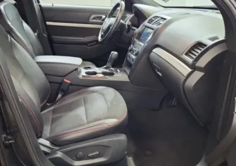 Photos of 2019 Ford Explorer XLT for sale in Columbus, OH at SAVVY AUTO SALES LLC