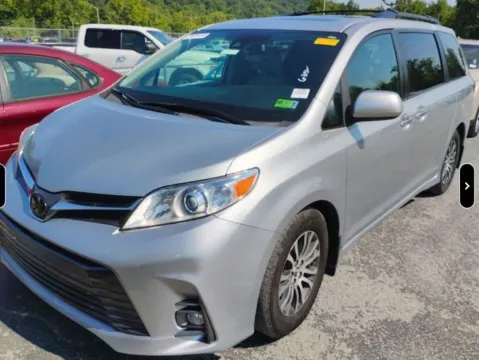 Silver 2020 Toyota Sienna XLE for sale in Columbus, OH