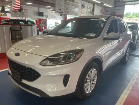 White 2020 Ford Escape SE for sale in Columbus, OH