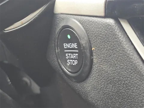 More photos of 2020 Ford Escape SE at SAVVY AUTO SALES LLC, OH