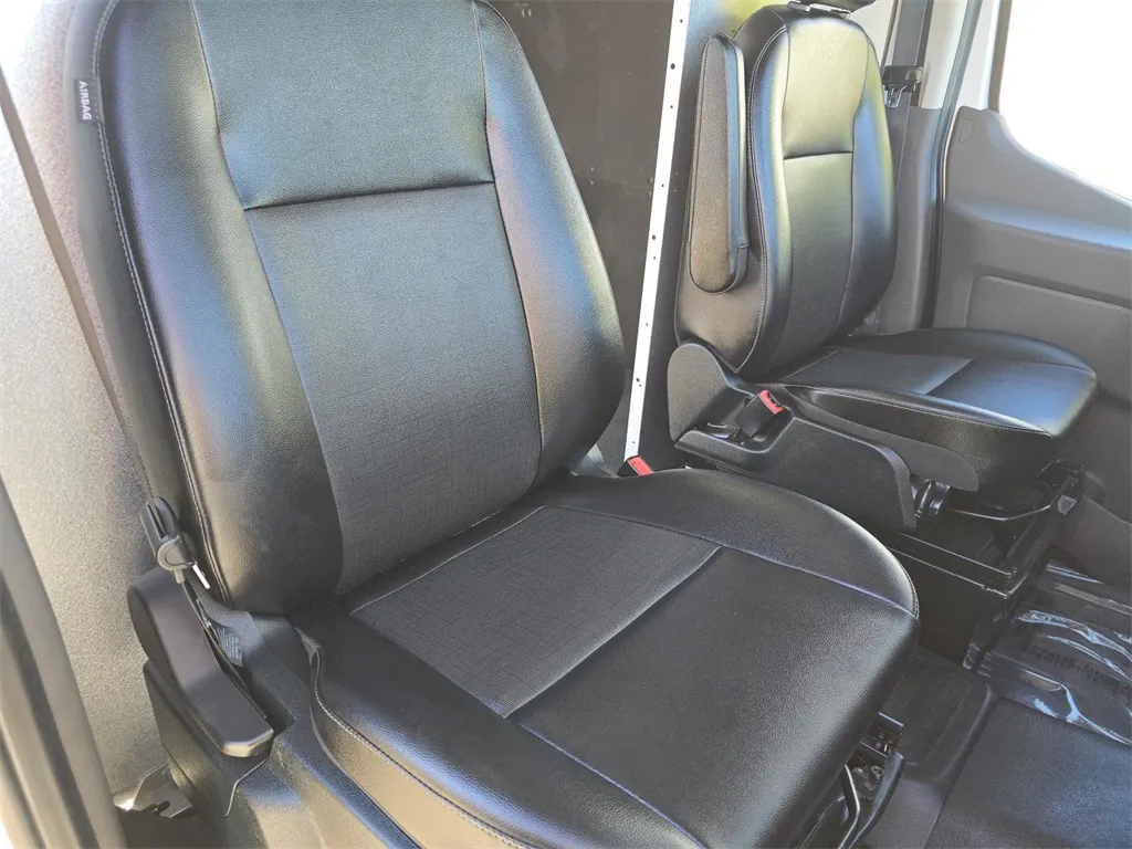 2023 Ford Transit photo 3