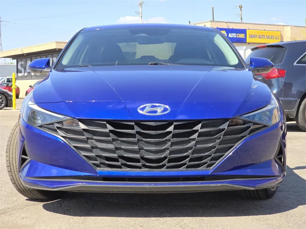 2022 Hyundai Elantra SEL photo 23