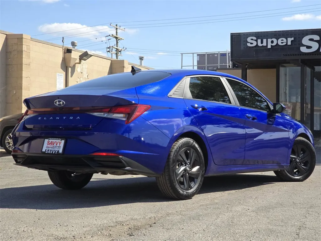 2022 Hyundai Elantra SEL photo 14