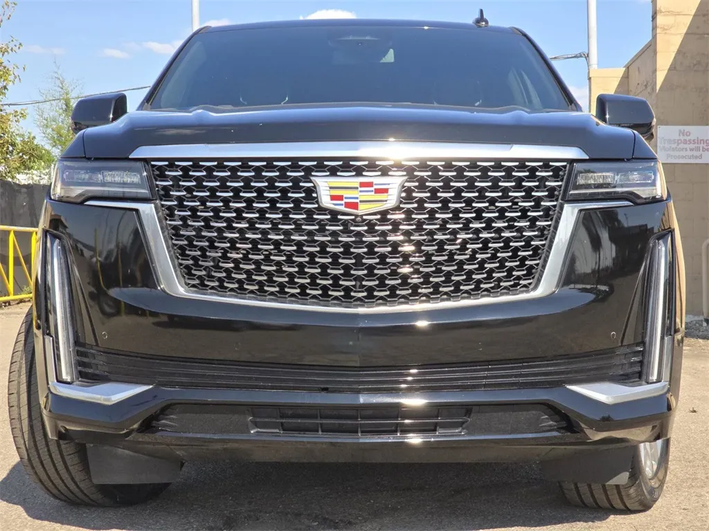 2022 Cadillac Escalade ESV Luxury photo 4