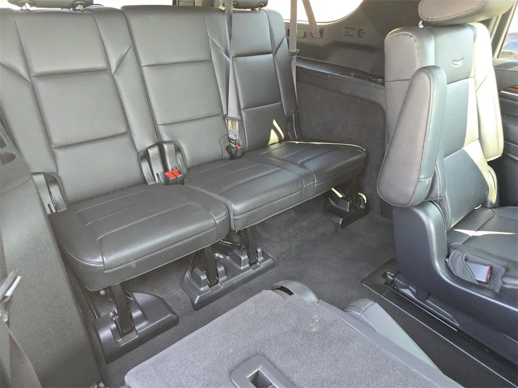 2022 Cadillac Escalade ESV Luxury photo 7