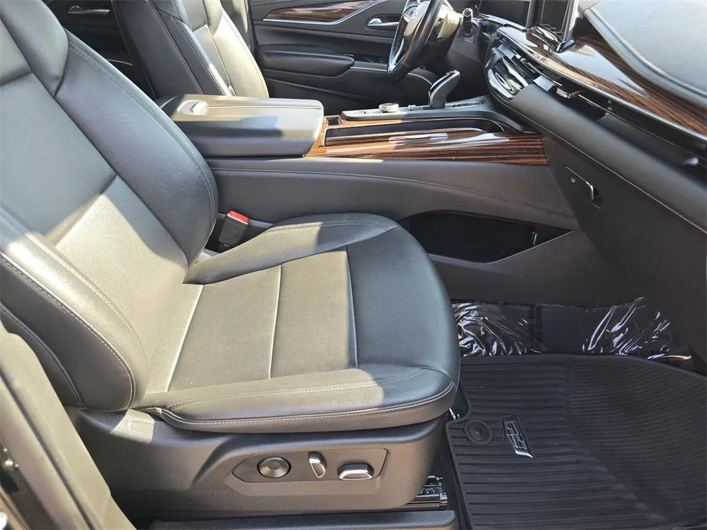 2022 Cadillac Escalade ESV Luxury photo 27