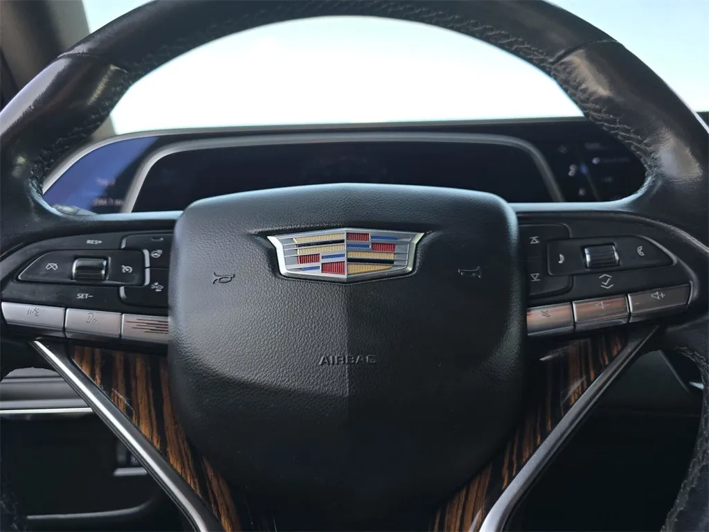 2022 Cadillac Escalade ESV Luxury photo 9