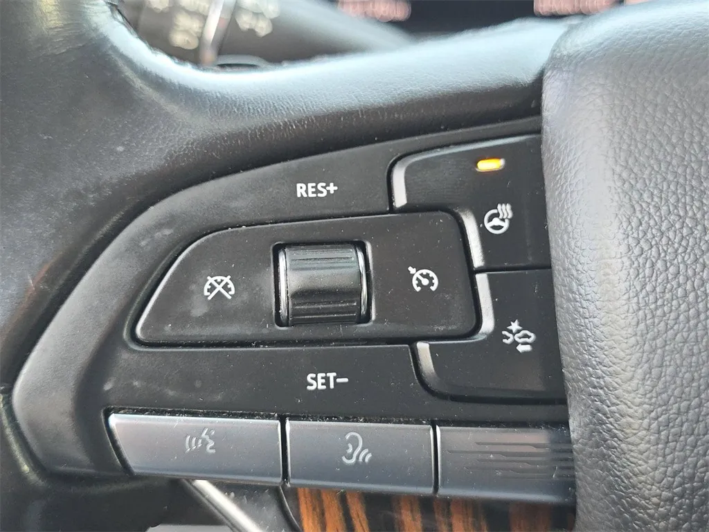 2022 Cadillac Escalade ESV Luxury photo 2