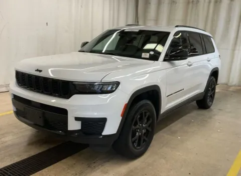 White 2024 Jeep Grand Cherokee L Altitude for sale in Columbus, OH