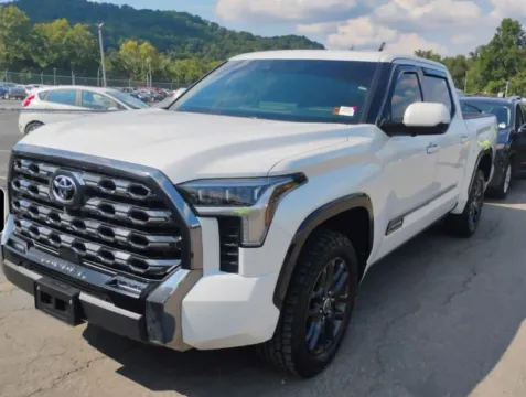 White 2022 Toyota Tundra Platinum for sale in Columbus, OH