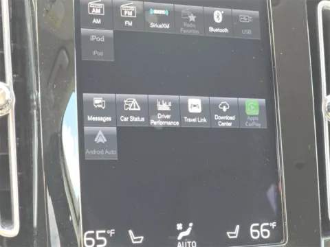 More photos of 2022 Volvo XC40 Momentum at SAVVY AUTO SALES LLC, OH