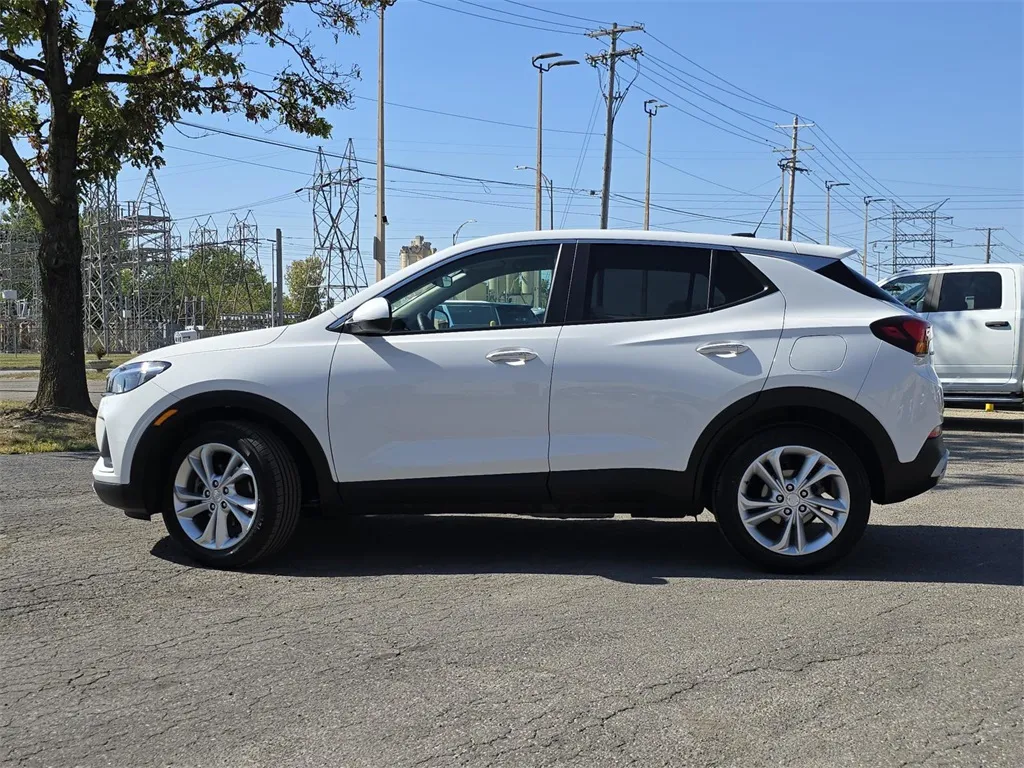 2022 Buick Encore GX Preferred photo 2