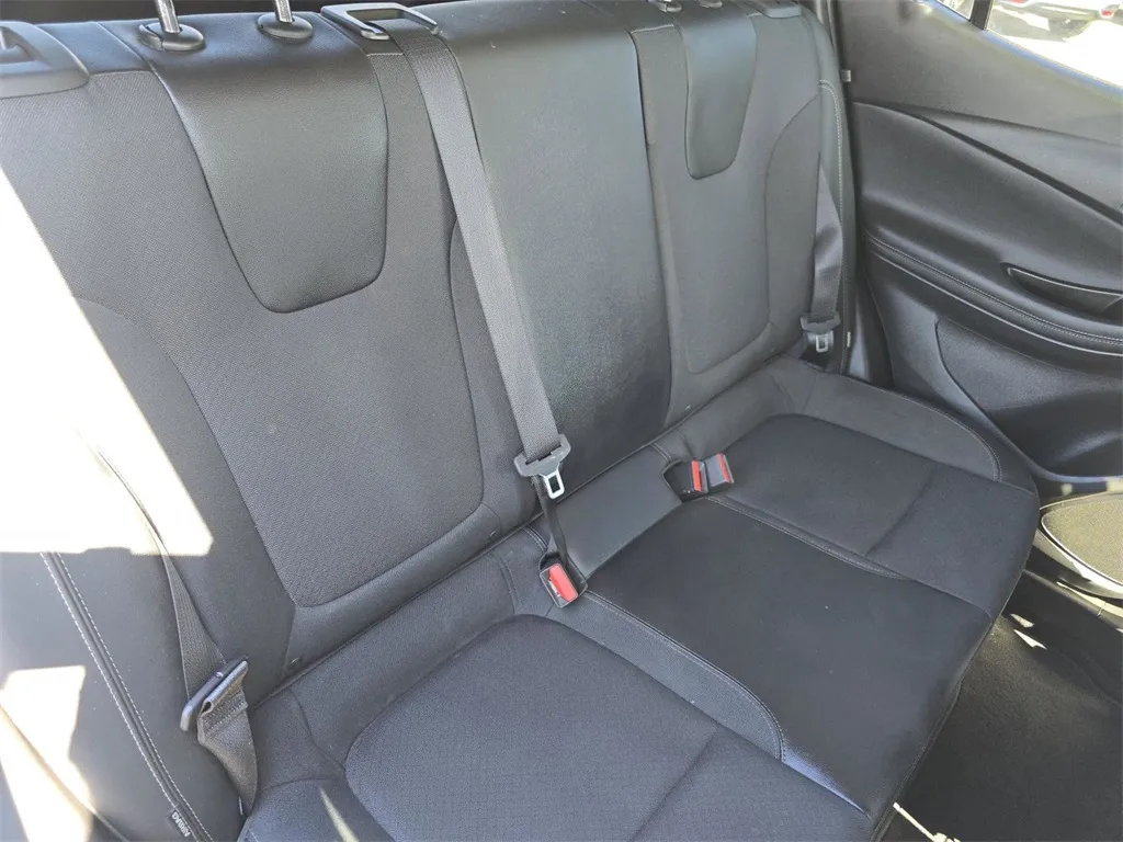 2022 Buick Encore GX Preferred photo 4