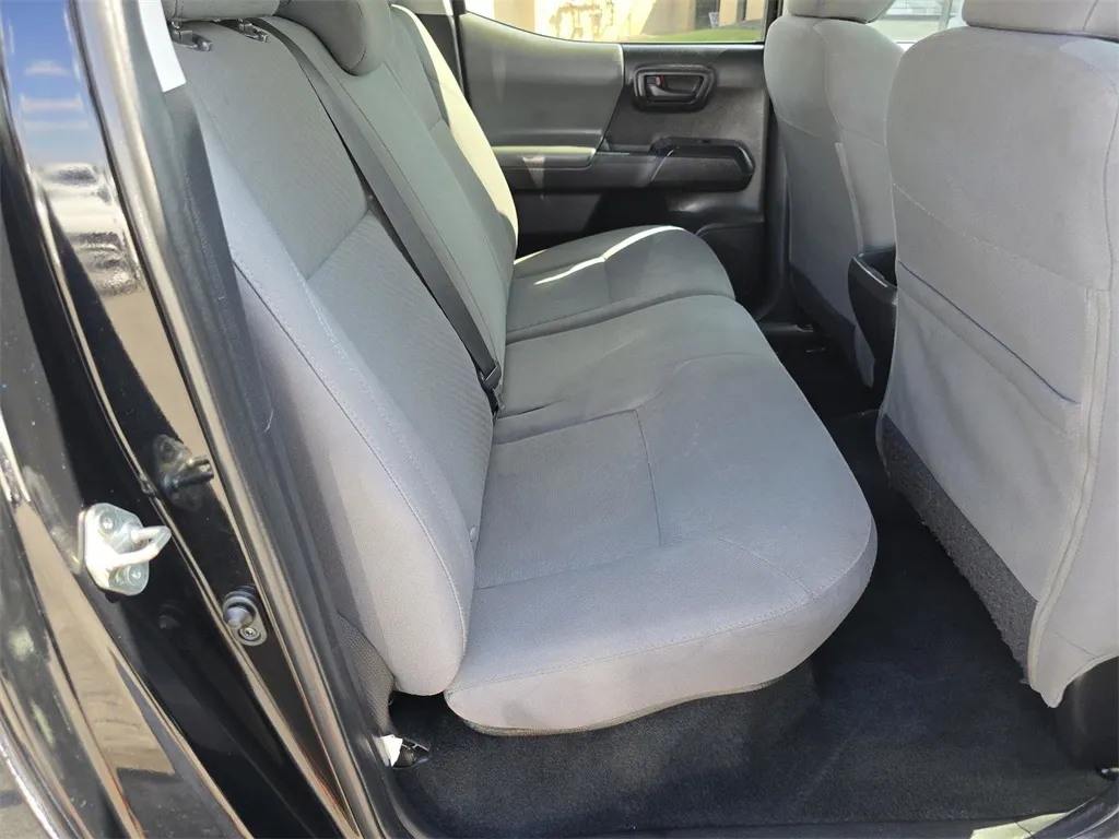 2020 Toyota Tacoma SR photo 18