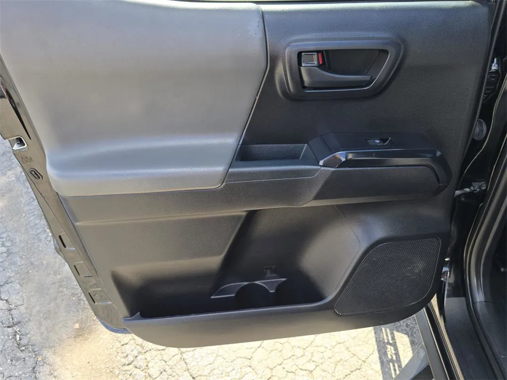 2020 Toyota Tacoma SR photo 7