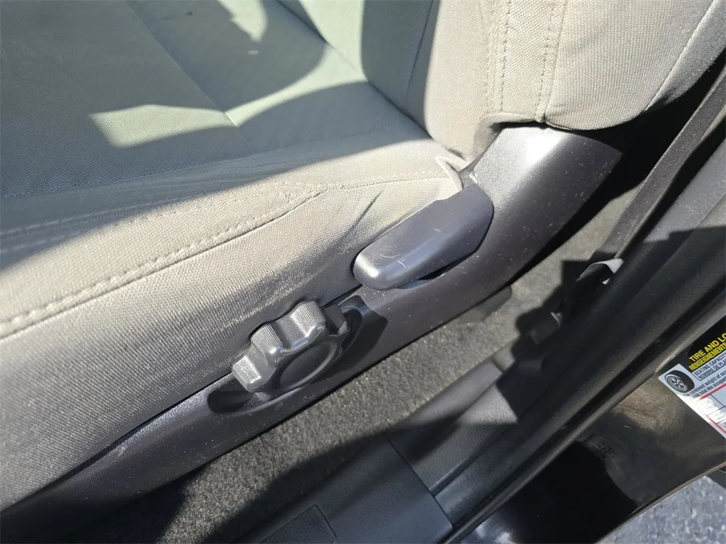 2020 Toyota Tacoma SR photo 8