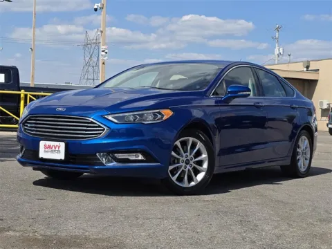 Blue 2017 Ford Fusion SE for sale in Columbus, OH