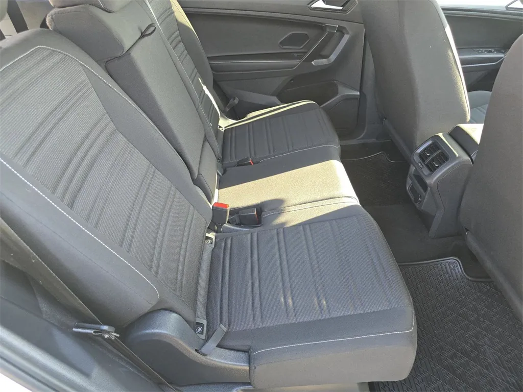 2023 Volkswagen Tiguan S photo 21
